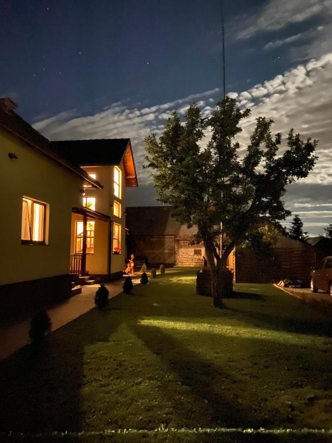Famíves vendégház Racul Esterno foto